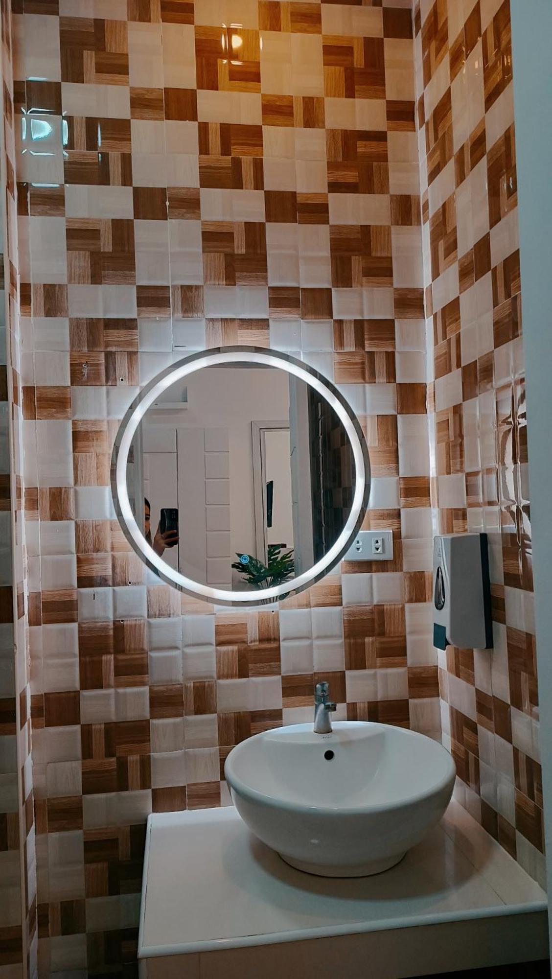 Elizabeth Hotel - Naga Pili  Екстериор снимка